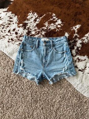 Abercrombie & Fitch High Rise Mom Short